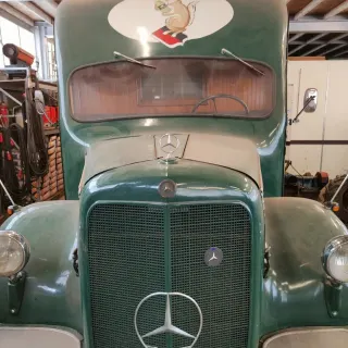 Historische Mercedes uit het familie- en bedrijfsalbum van Uijttewaal.