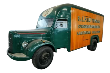 Oude Mercedes van conservenfabriek L.P. Uijttewaal N.V.